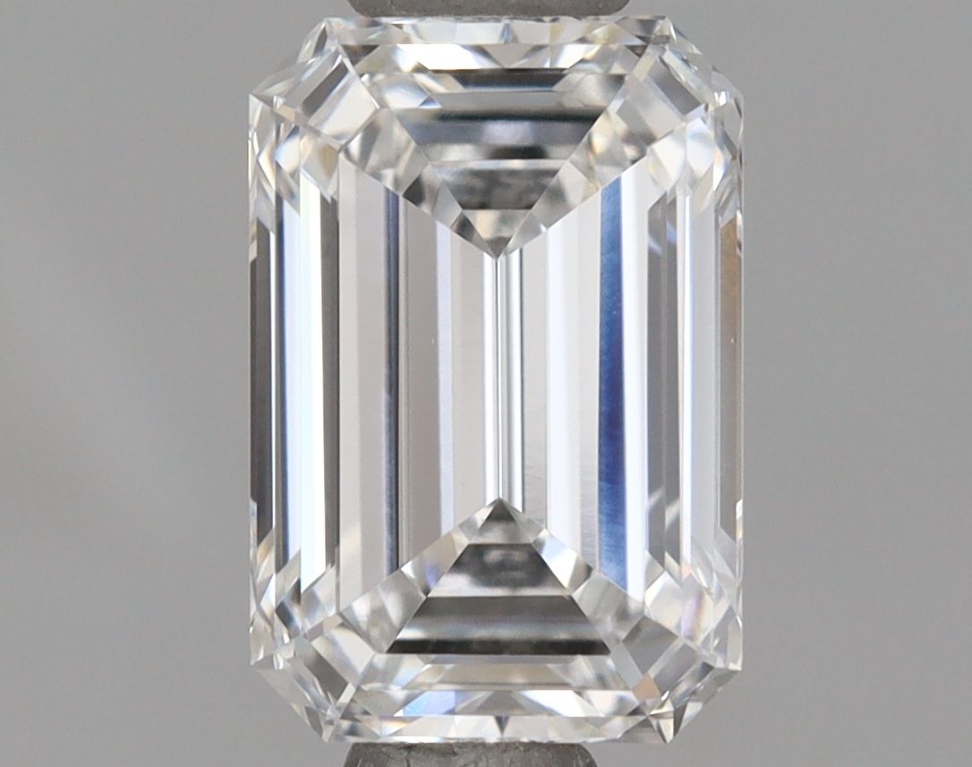 1.14 ct. emerald Lab Grown Diamond front image
