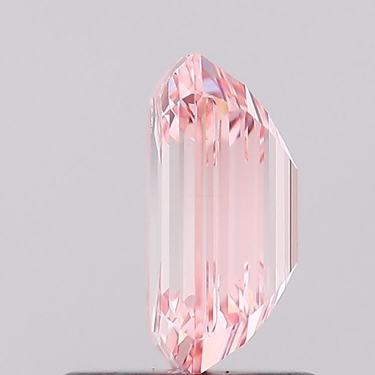 1.05 ct. emerald Lab Grown Diamond front image