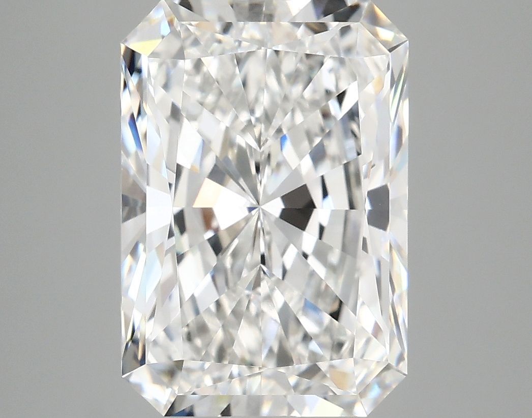 4.94 ct. radiant Lab Grown Diamond front image