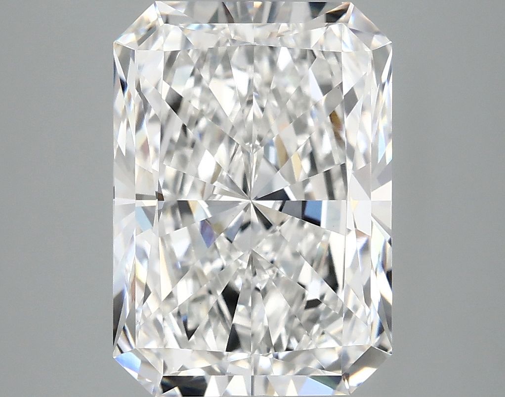 3.94 ct. radiant Lab Grown Diamond front image