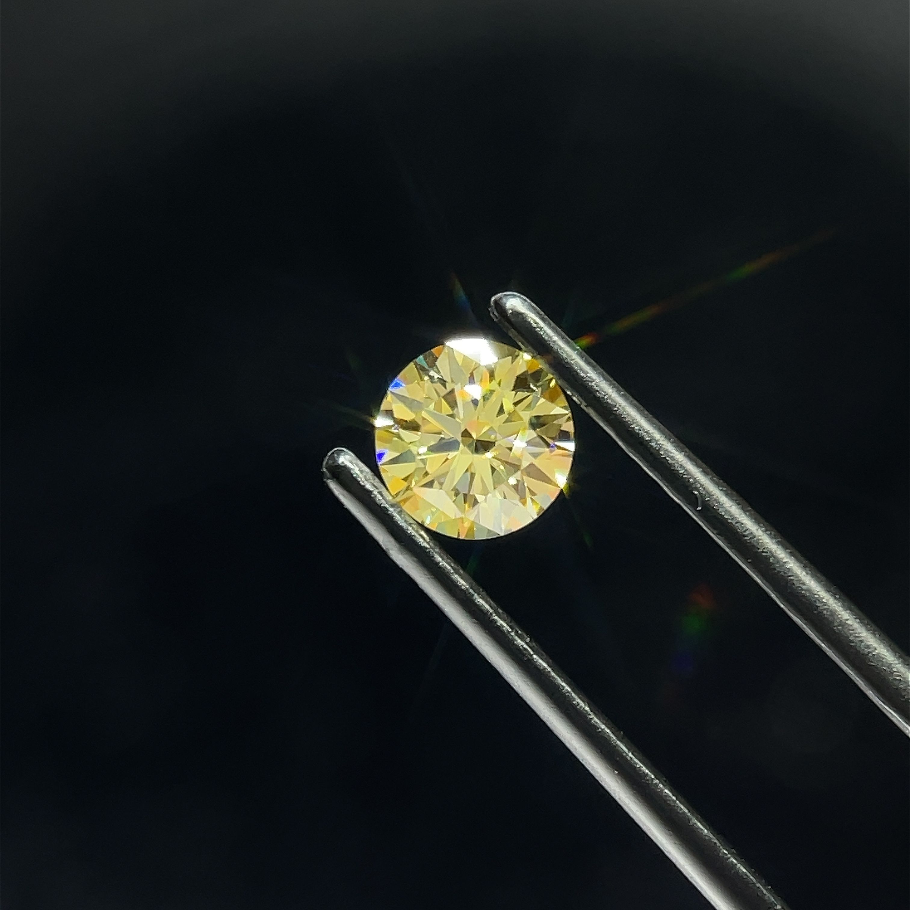 0.70 ct. round Lab Grown Diamond front image