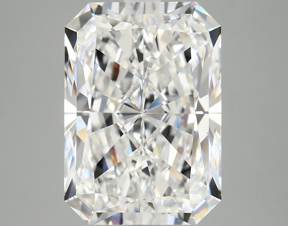 4.69 ct. radiant Lab Grown Diamond front image