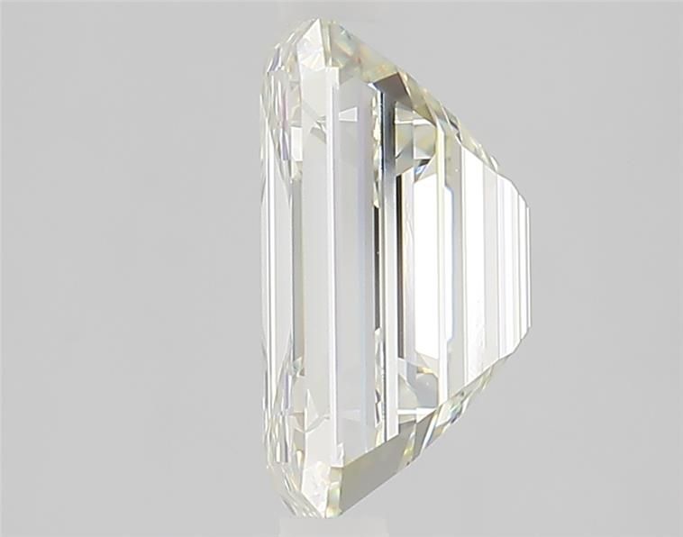 3.15 ct Emerald diamond