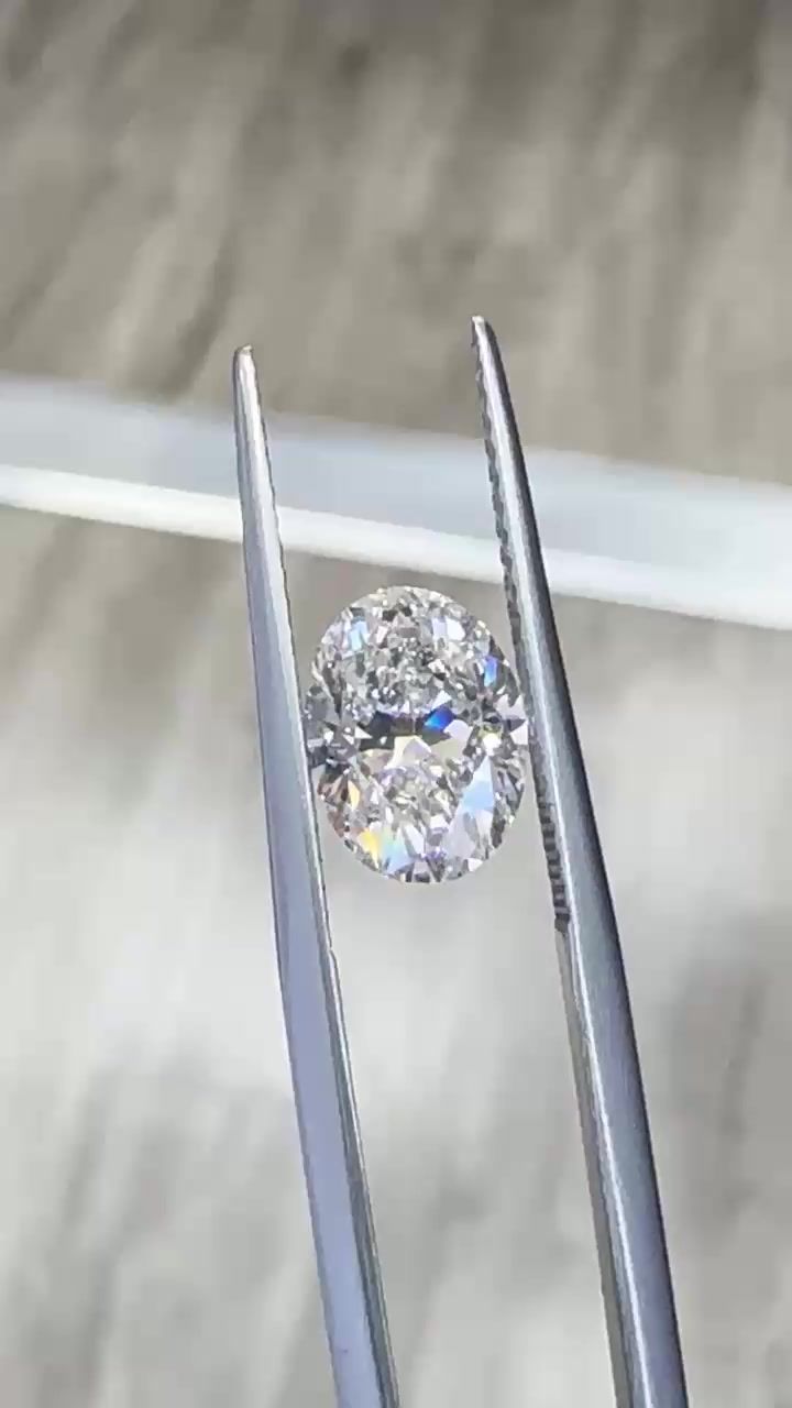 2.01 ct Oval diamond