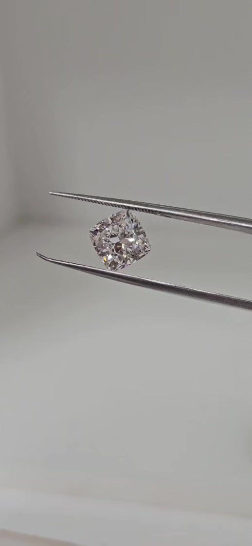 1.80 ct Cushion Brilliant diamond