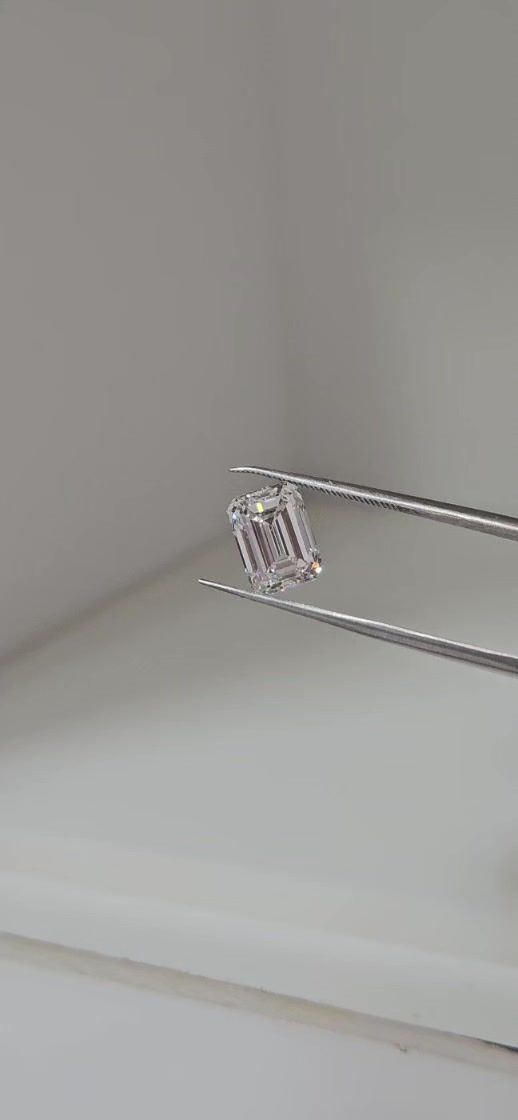 2.01 ct Emerald diamond