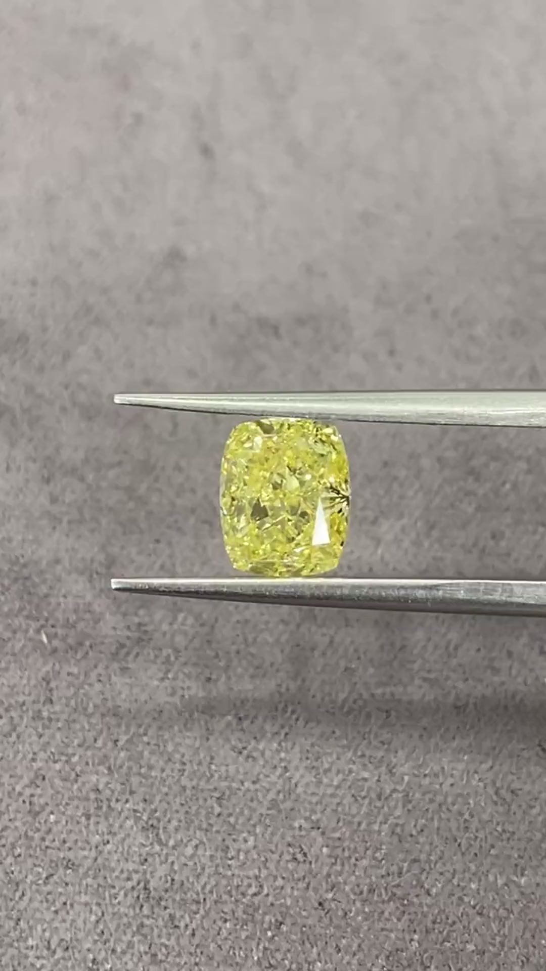 1.51 ct Cushion Brilliant diamond
