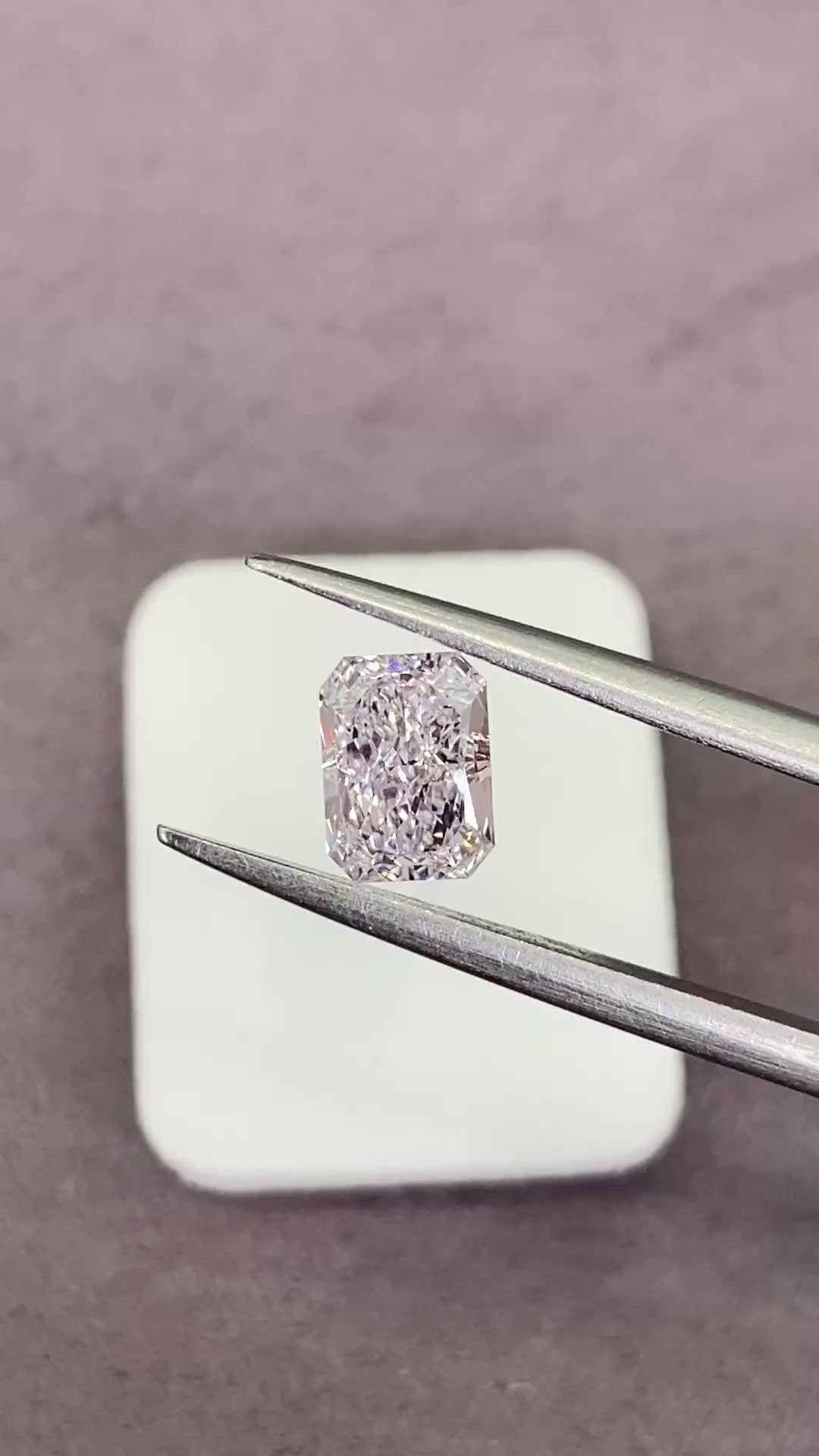 1.16 ct Radiant diamond