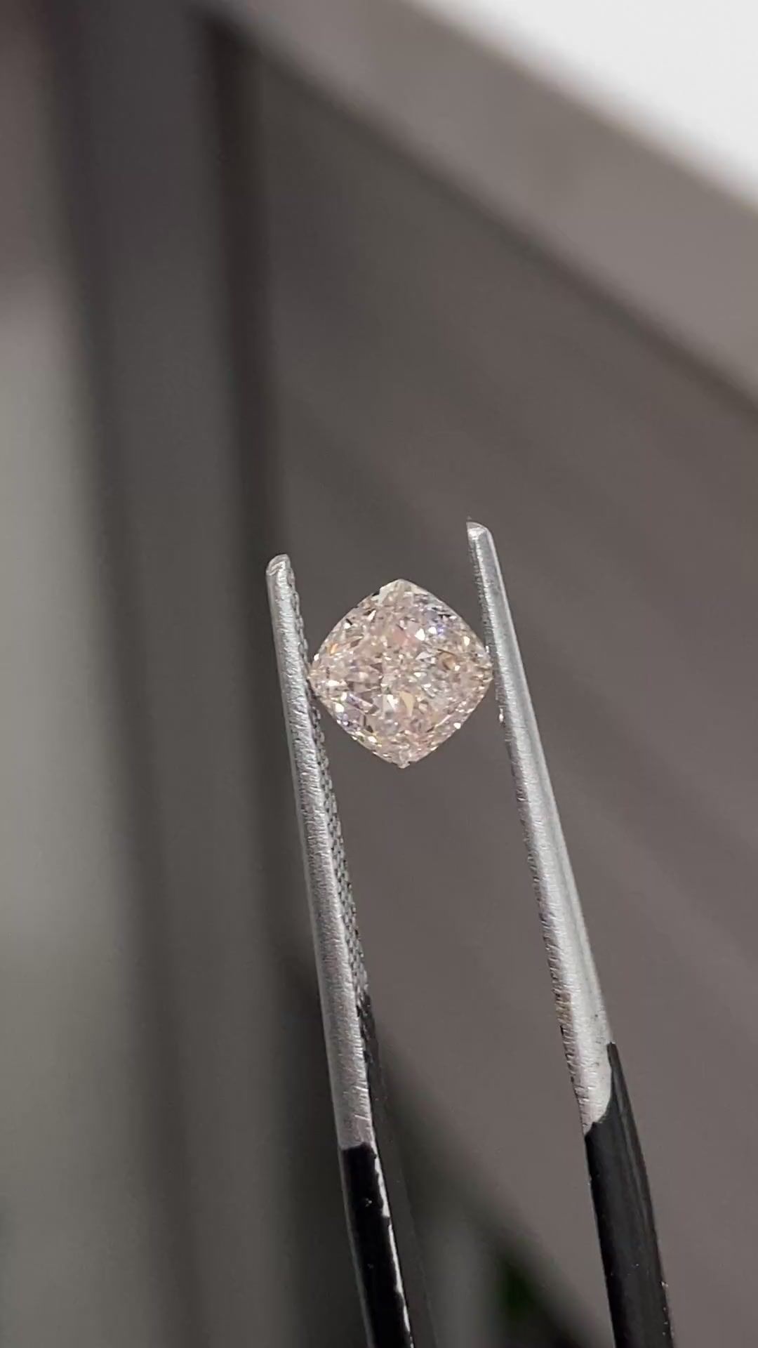 1.01 ct Cushion Brilliant diamond