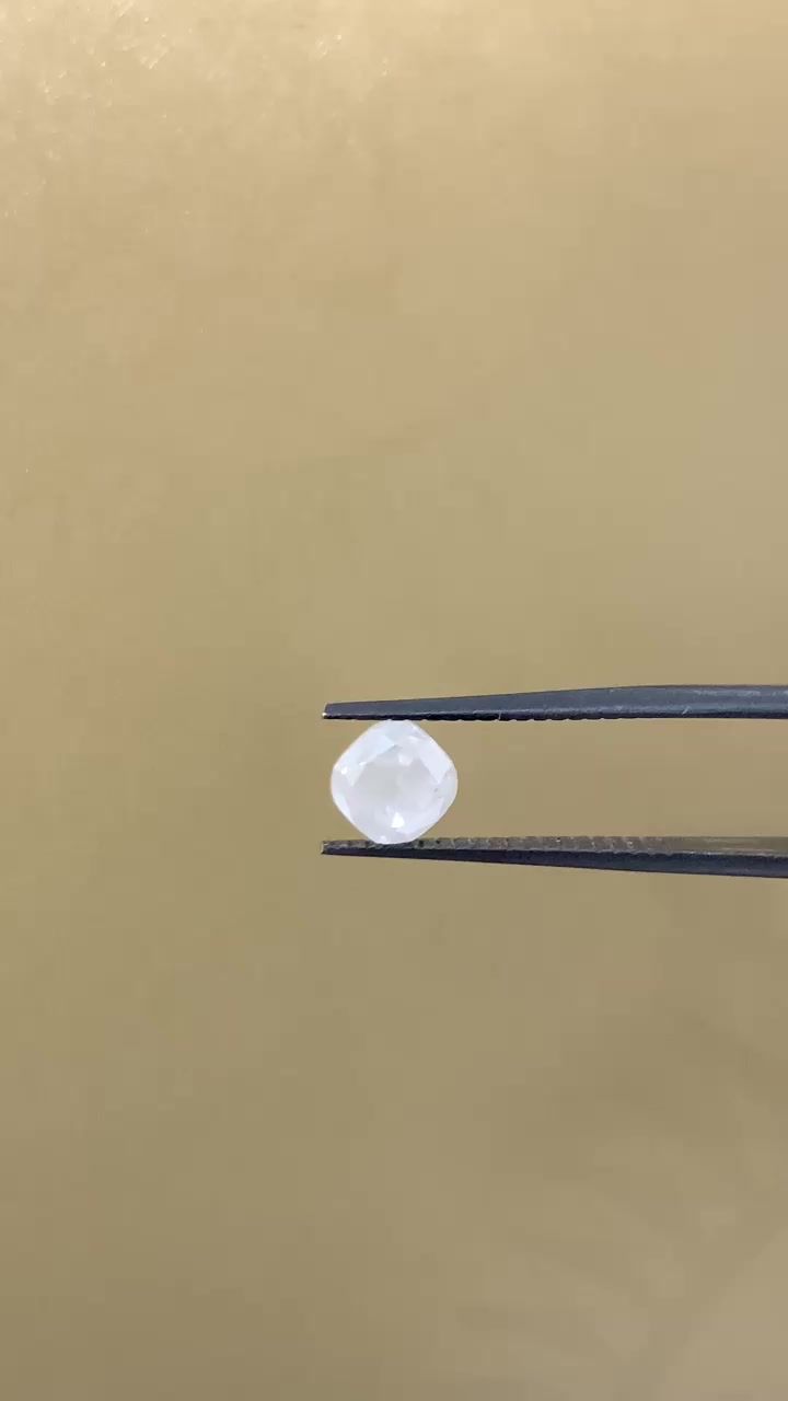 1.05ct Cushion Brilliant WHITE