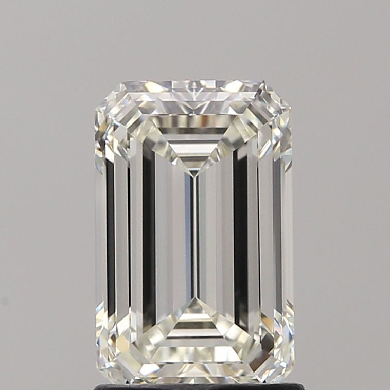 1.80 ct Emerald diamond