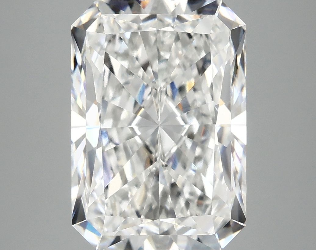 4.88 ct. radiant Lab Grown Diamond front image