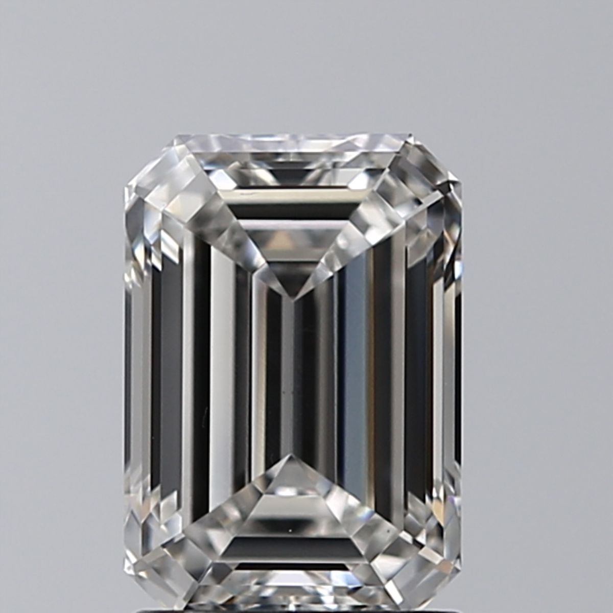 1.55 ct. emerald Lab Grown Diamond front image