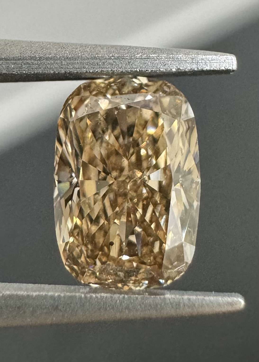 1.04 Carat Cushion brilliant Diamond Fancy Orange Brown VS2