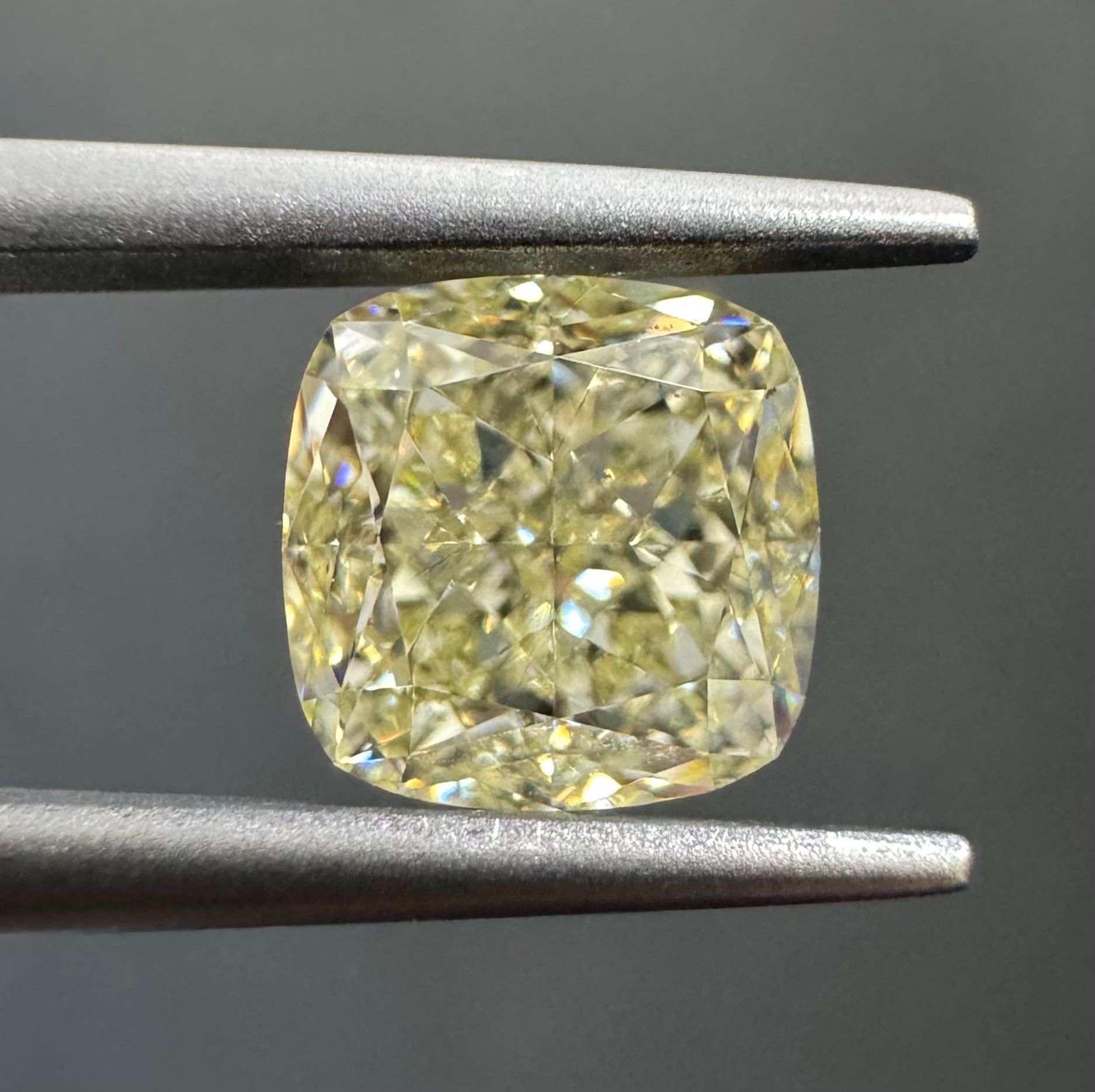 1.7 Carat Cushion brilliant Diamond M SI1