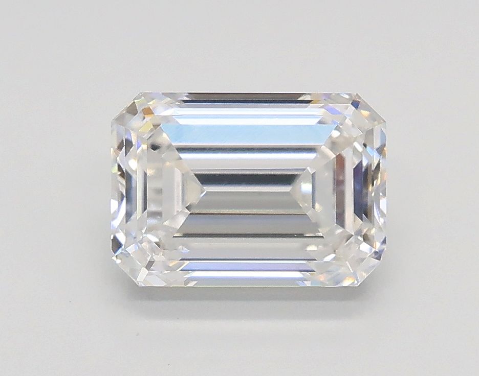 1.35 ct. emerald Lab Grown Diamond front image