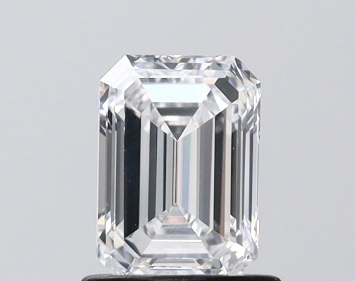 1.02 ct. emerald Lab Grown Diamond front image