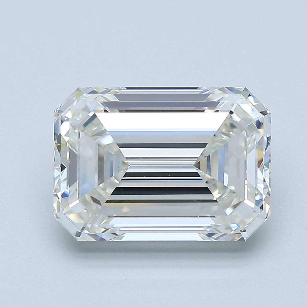 3.50 ct Emerald diamond