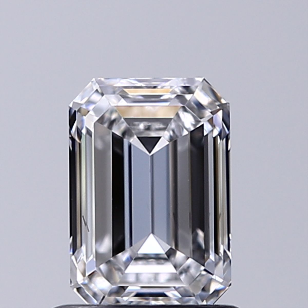 1.02 ct. emerald Lab Grown Diamond front image