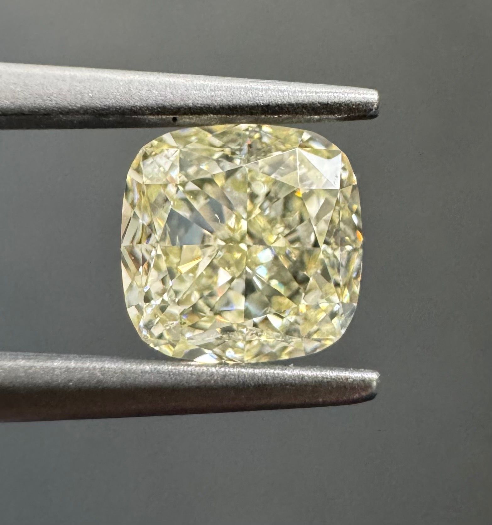 1 Carat Cushion brilliant Diamond M SI1