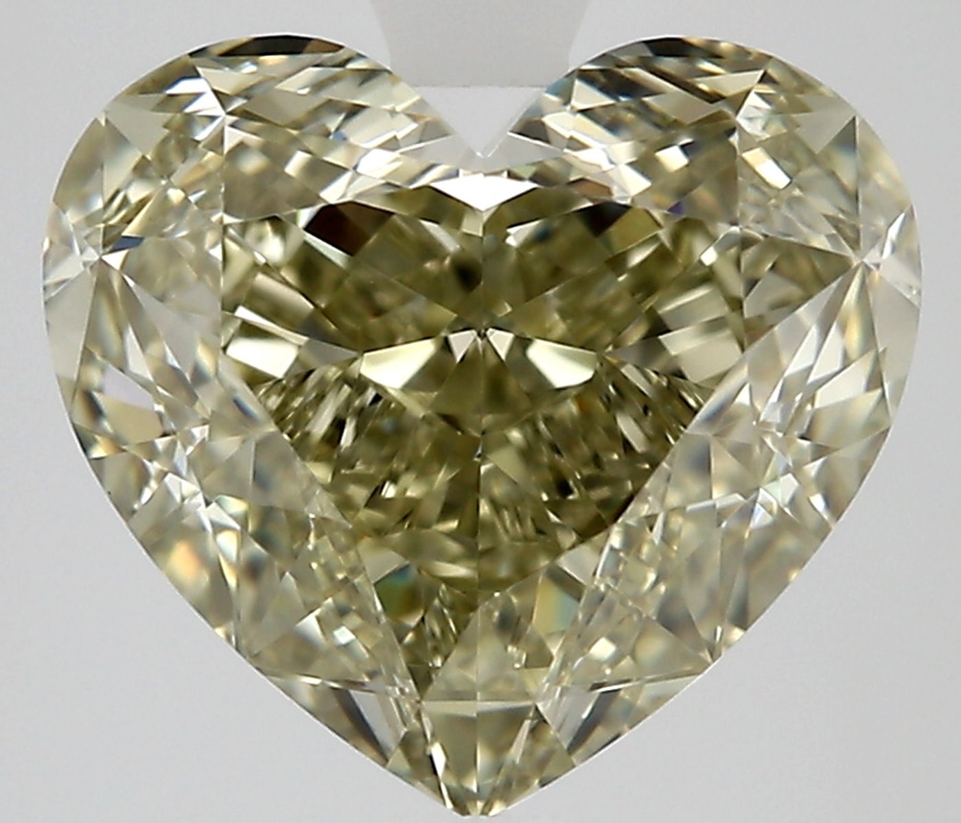 2.81 ct Heart diamond