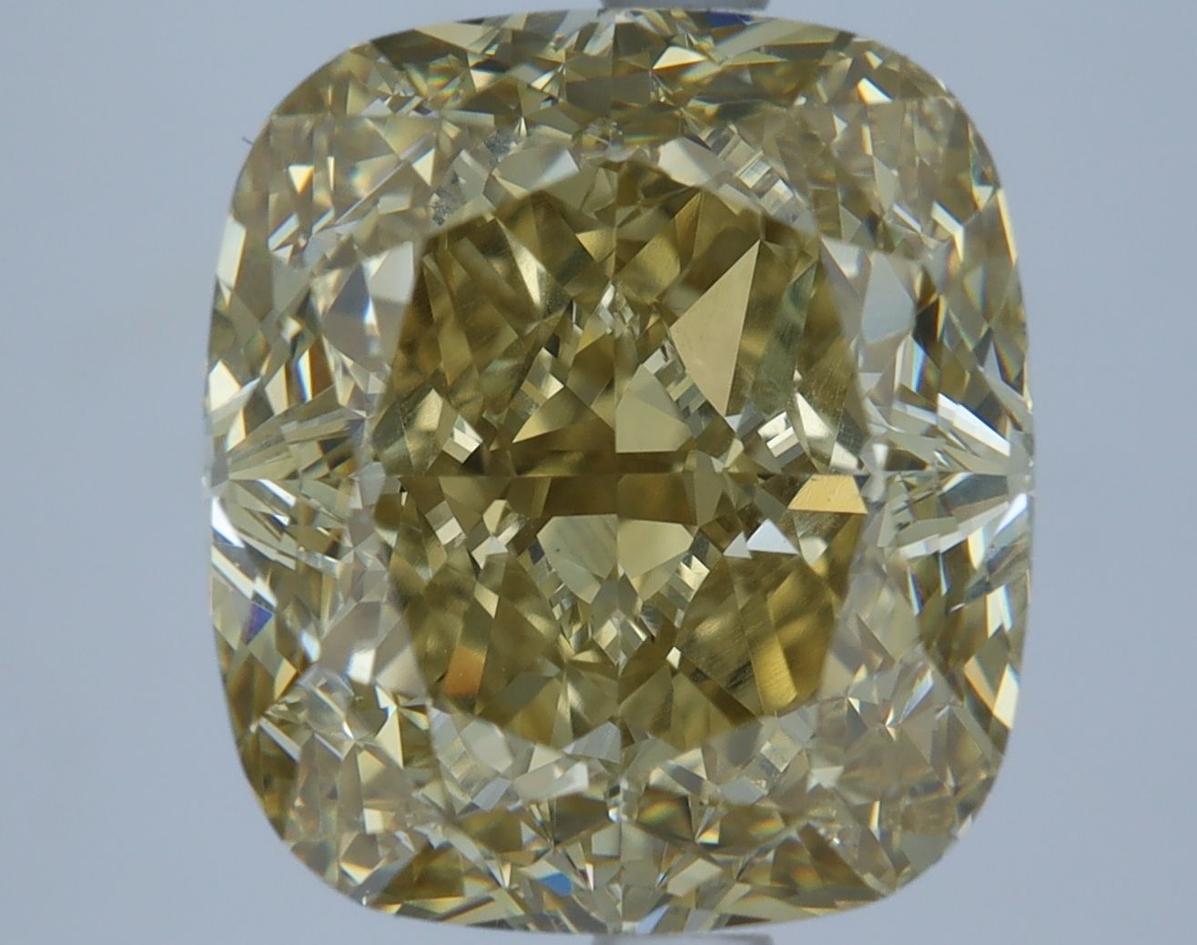 4.79 Carat Cushion brilliant Diamond Fancy Brownish Yellow VS1