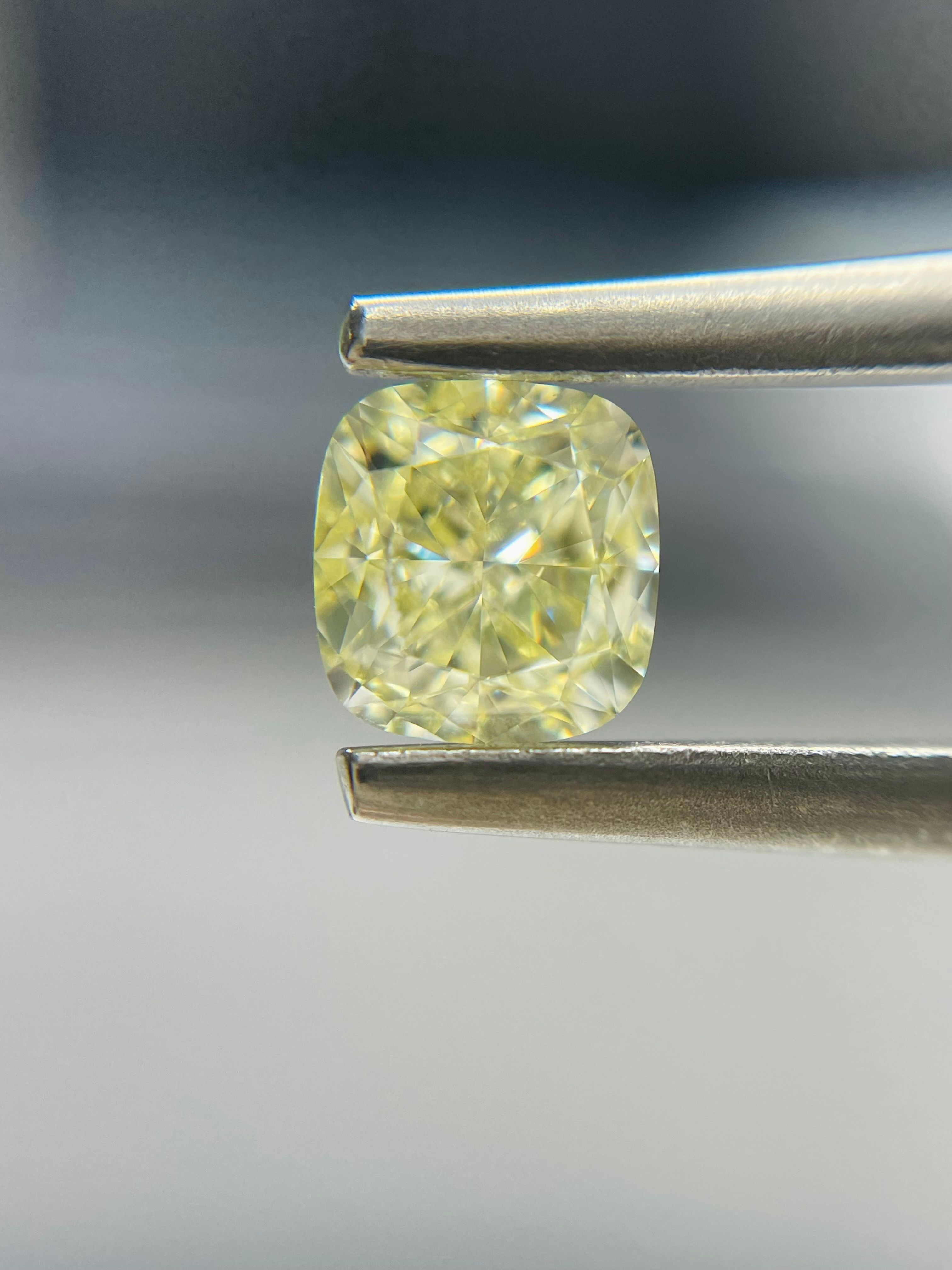 1 Carat Cushion modified Diamond Fancy Light Yellow VS1