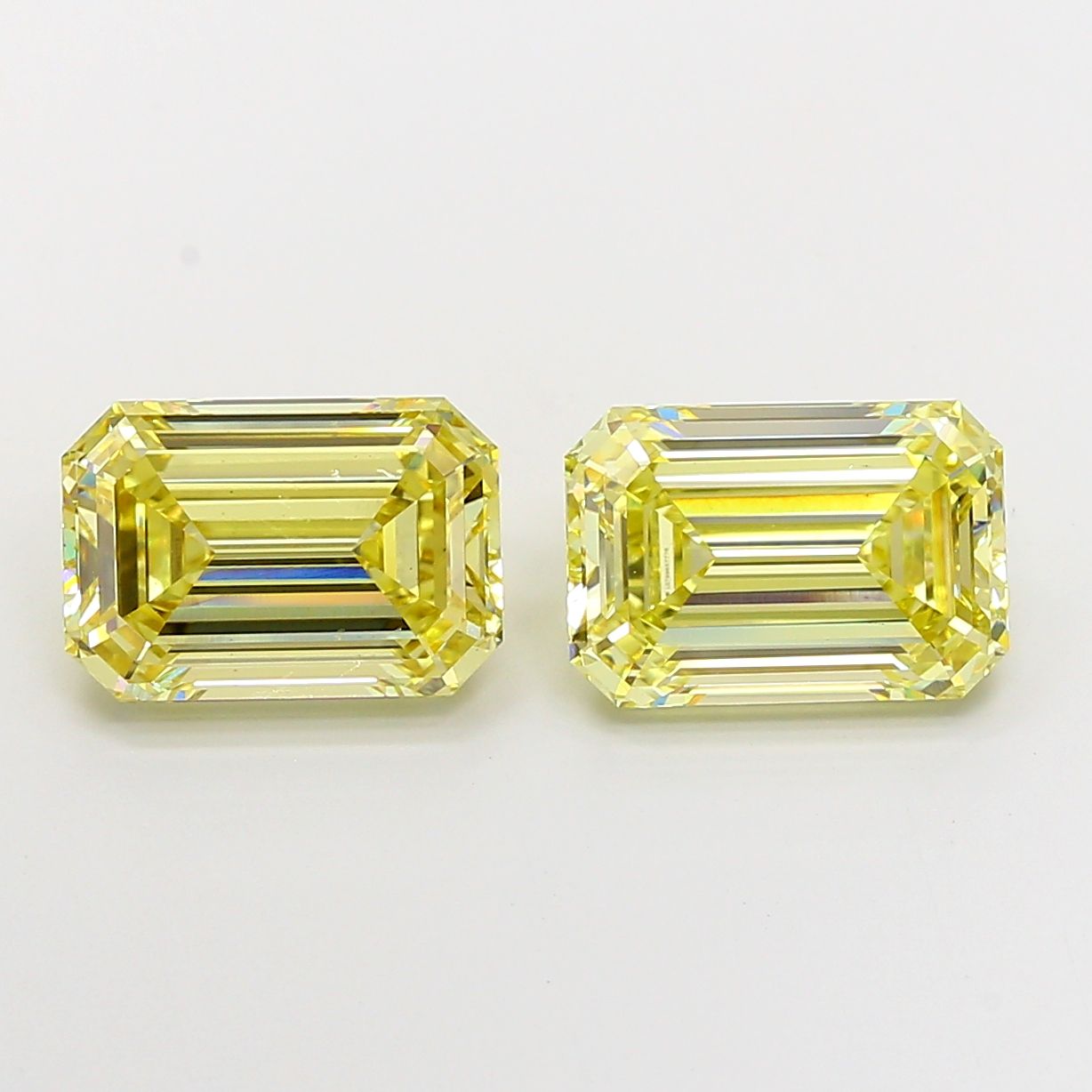 4.63 ct. emerald Lab Grown Diamond front image