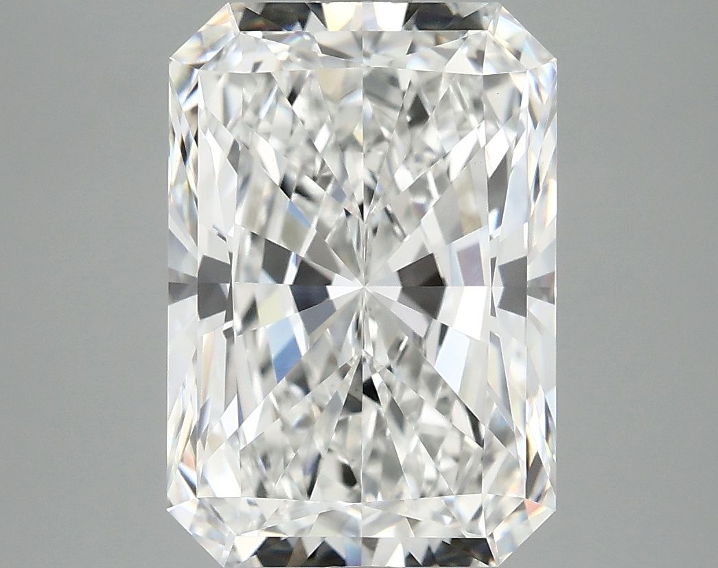 4.76 ct. radiant Lab Grown Diamond front image