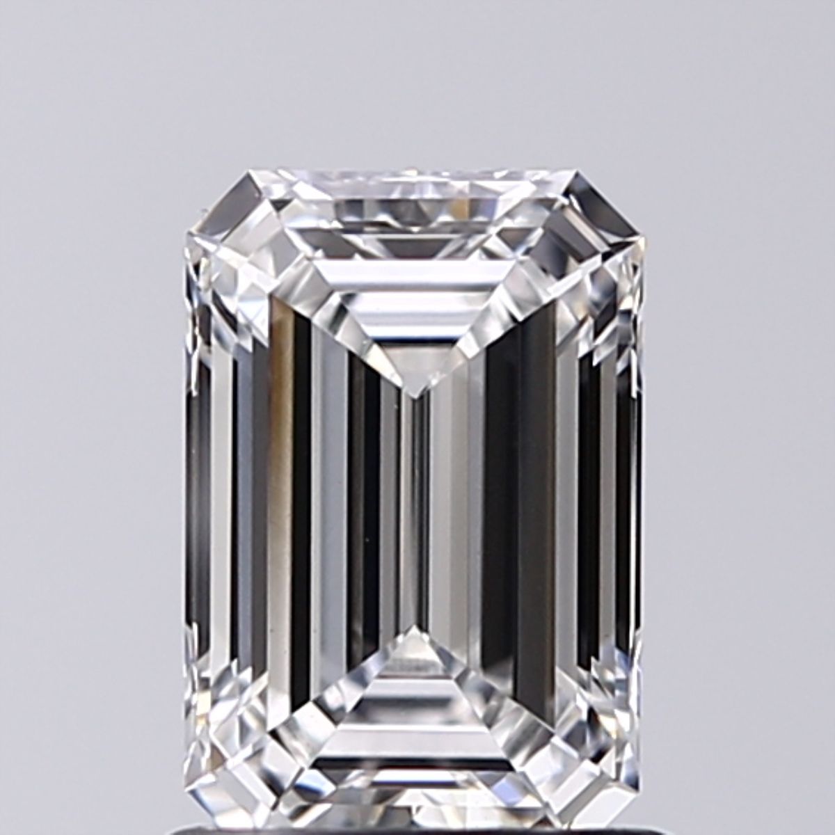 1.07 ct. emerald Lab Grown Diamond front image