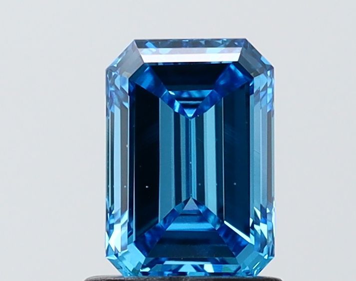 1.05 ct. emerald Lab Grown Diamond front image
