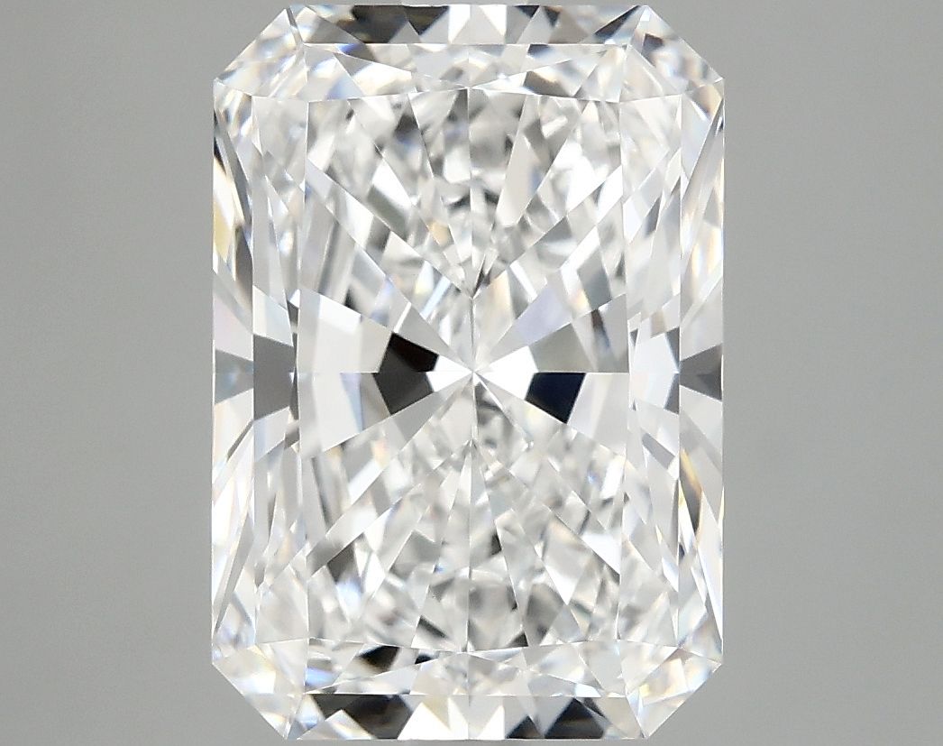 3.93 ct. radiant Lab Grown Diamond front image