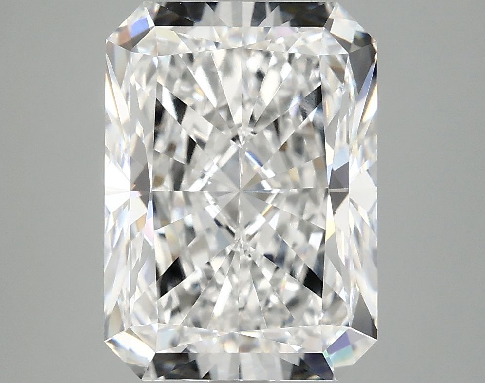 4.88 ct. radiant Lab Grown Diamond front image