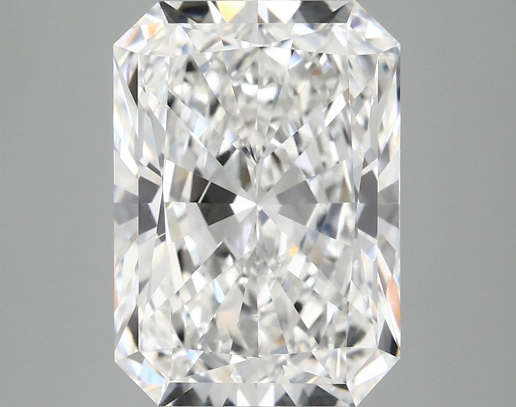 4.79 ct. radiant Lab Grown Diamond front image