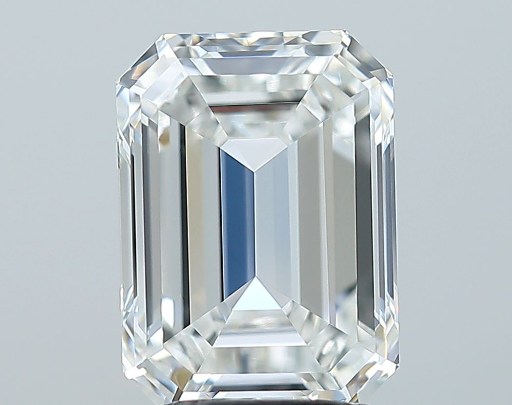 3.01 ct Emerald diamond