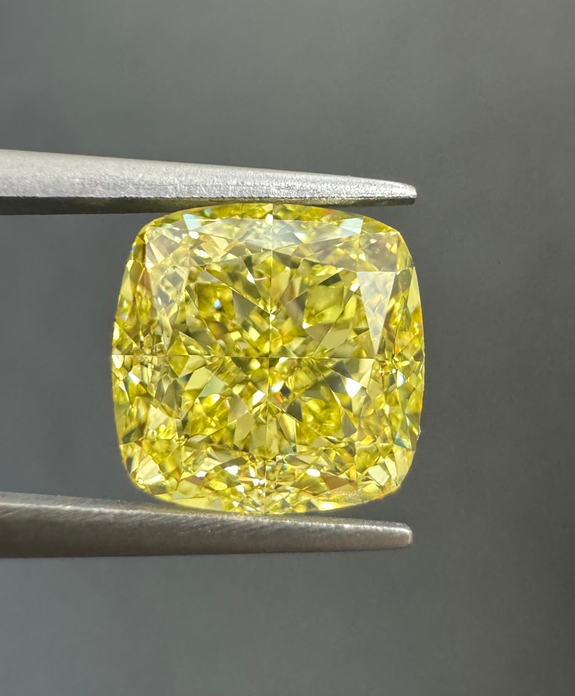 4.13 Carat Cushion brilliant Diamond Fancy Intense Yellow IF