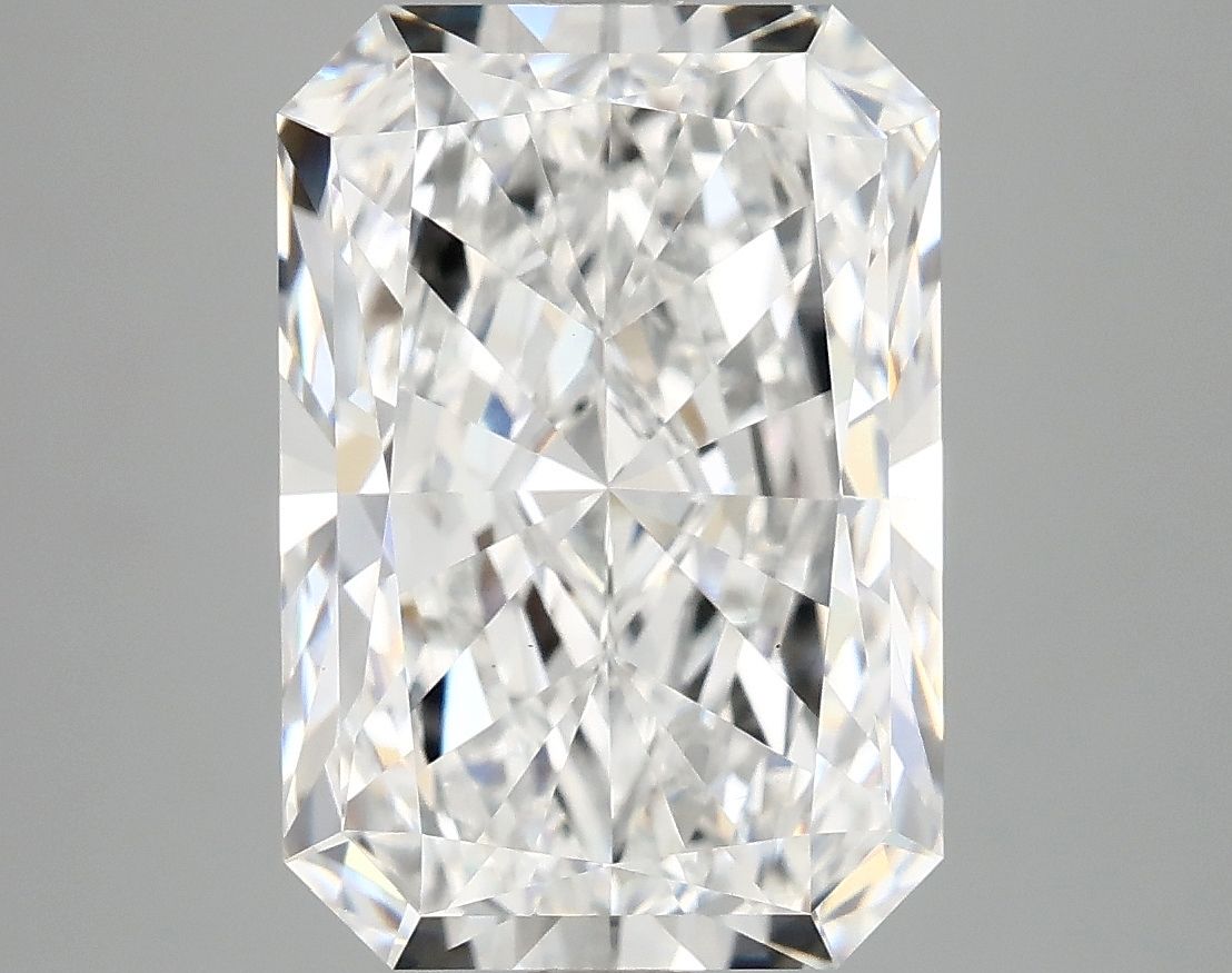 4.66 ct. radiant Lab Grown Diamond front image