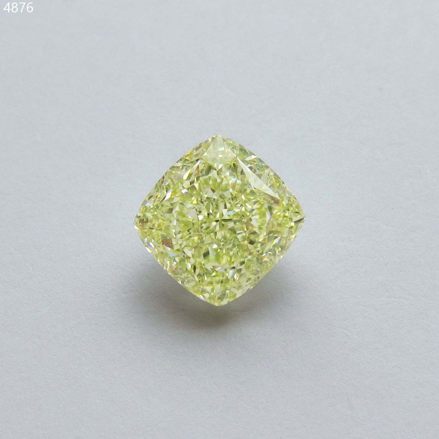 3.02 ct Cushion Brilliant diamond