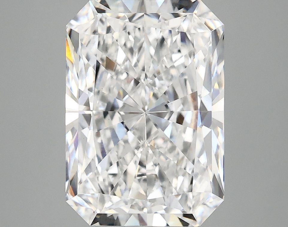 3.94 ct. radiant Lab Grown Diamond front image