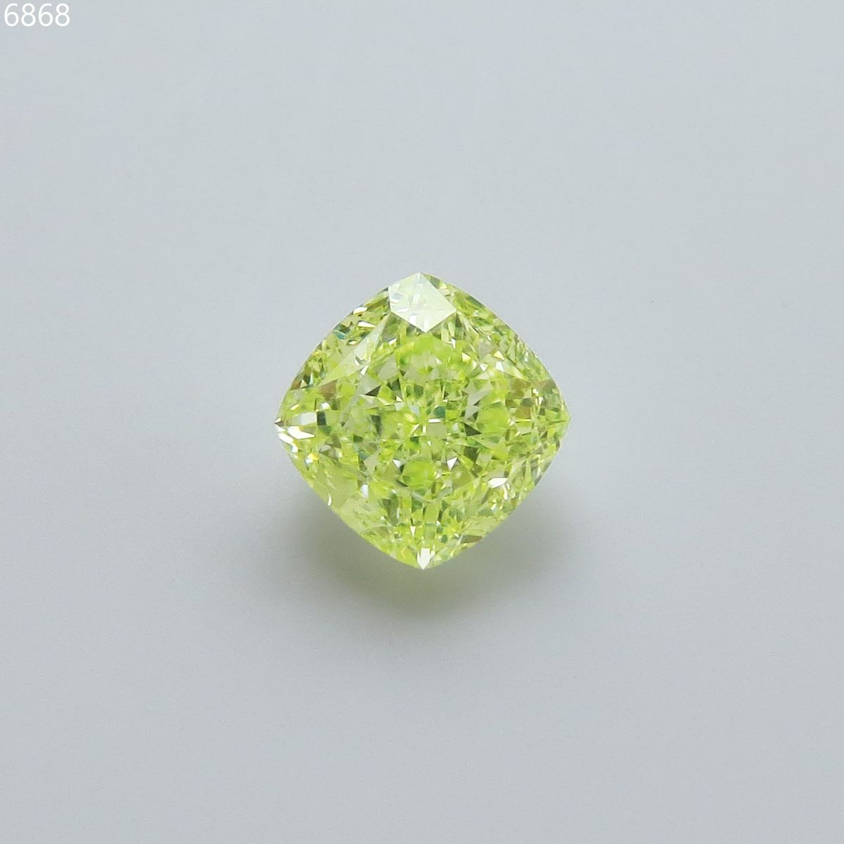 2.01 ct Cushion Brilliant diamond