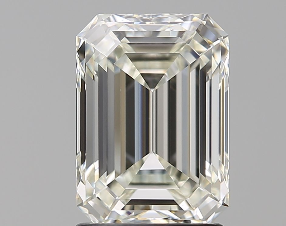 2.01 ct Emerald diamond