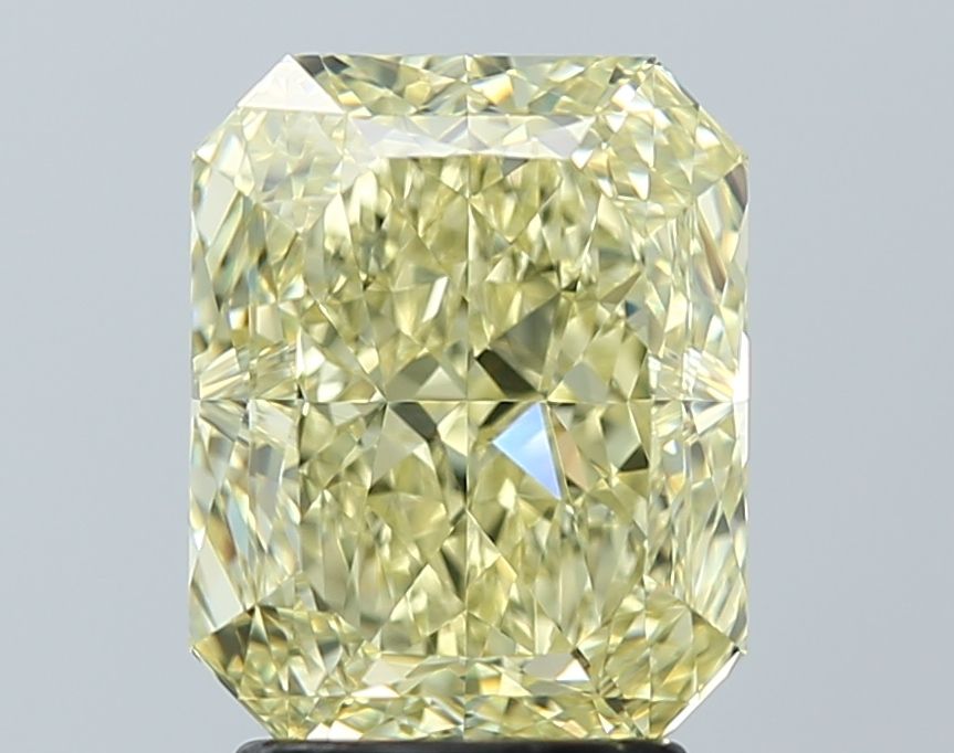 3.03 ct Radiant diamond