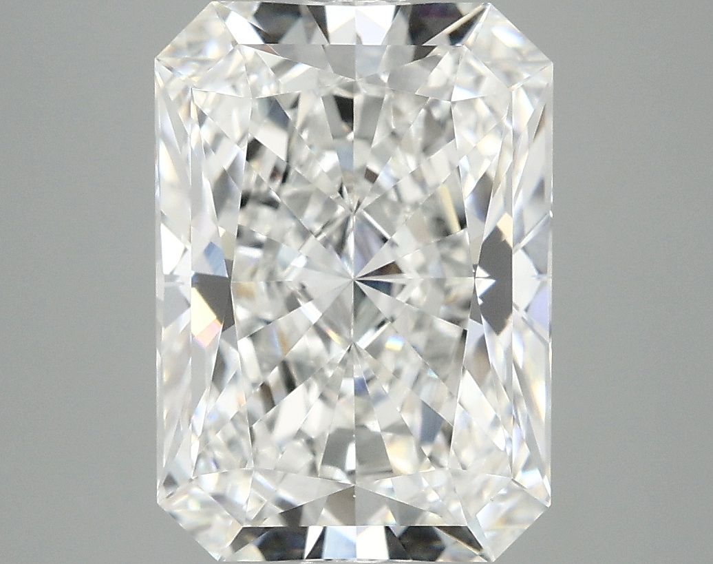 4.66 ct. radiant Lab Grown Diamond front image
