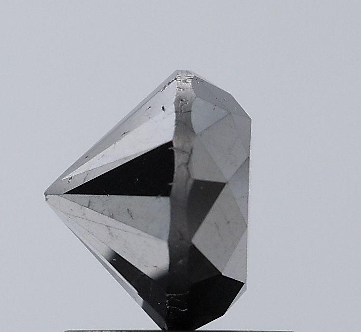 1.63 Carat Round Diamond Black VS2