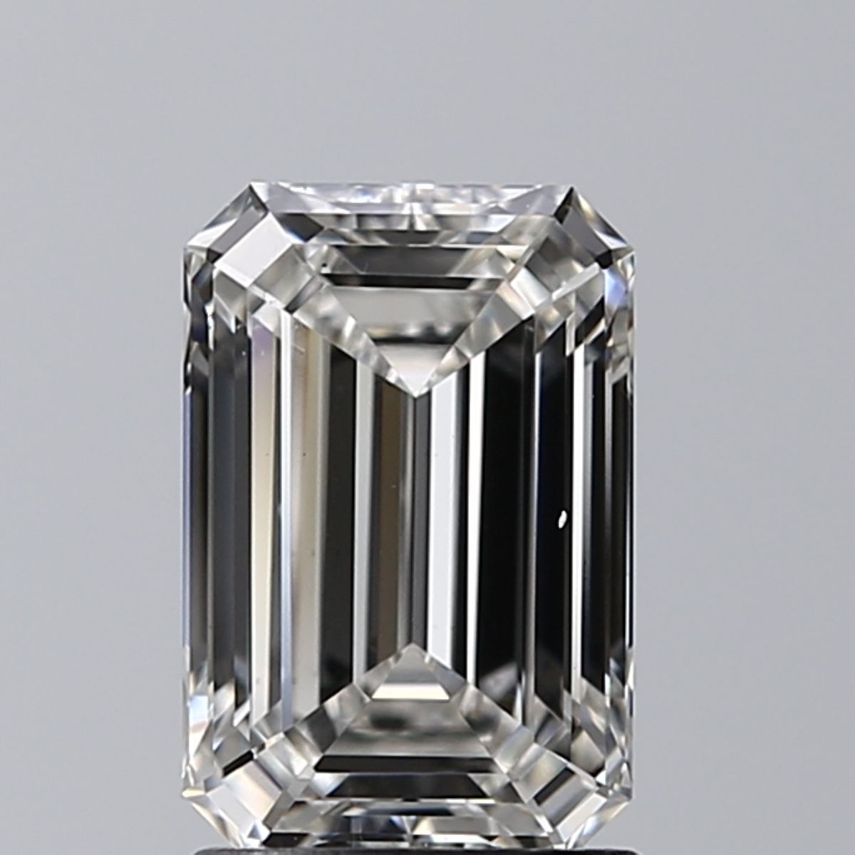 1.50 ct. emerald Lab Grown Diamond front image