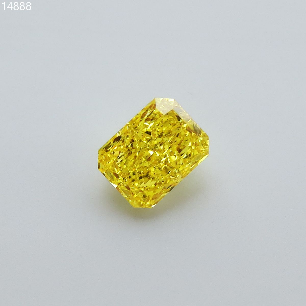 1.01 ct Radiant diamond