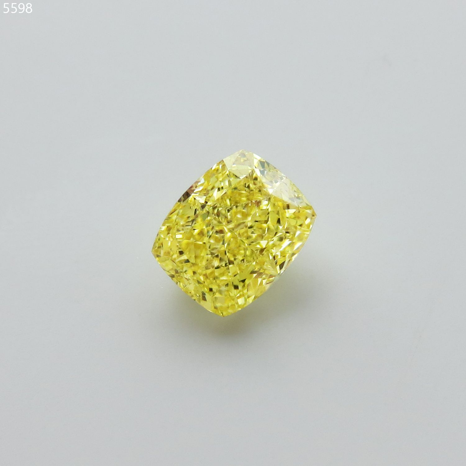 1.51 ct Cushion Brilliant diamond