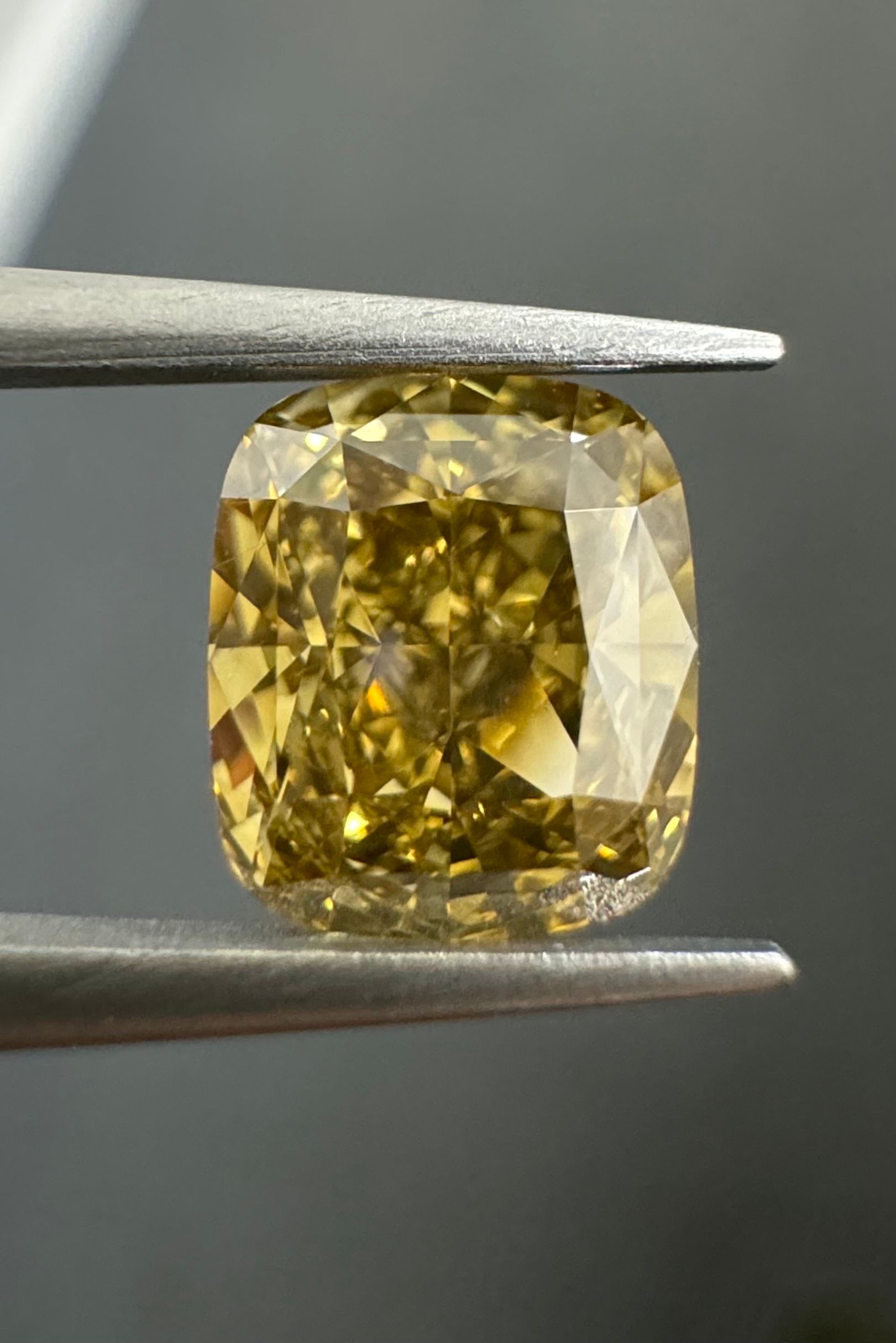 1.6 Carat Cushion brilliant Diamond Fancy Dark Yellow Brown Yellow VS1