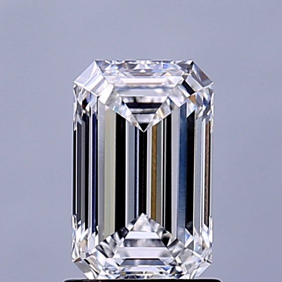 1.25 ct. emerald Lab Grown Diamond front image