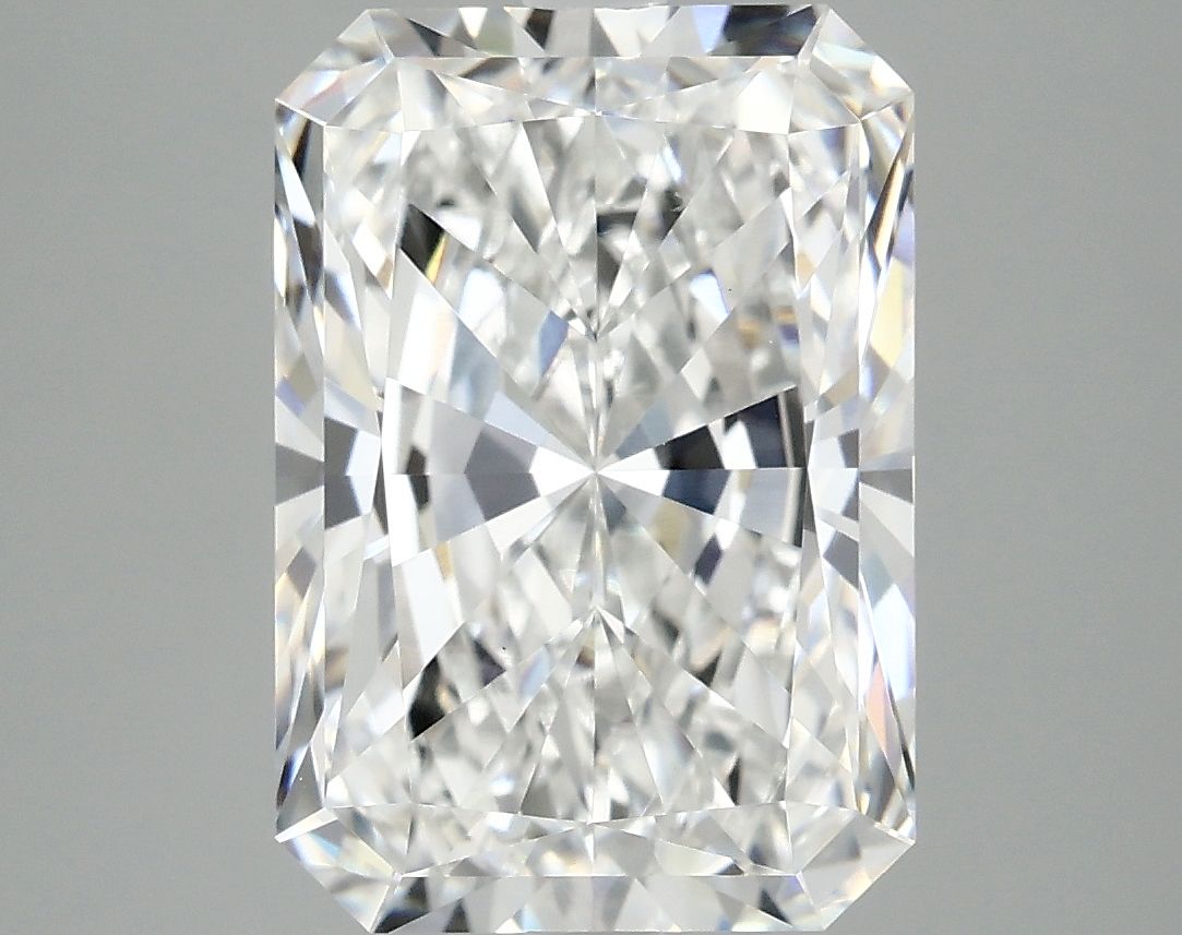 4.77 ct. radiant Lab Grown Diamond front image